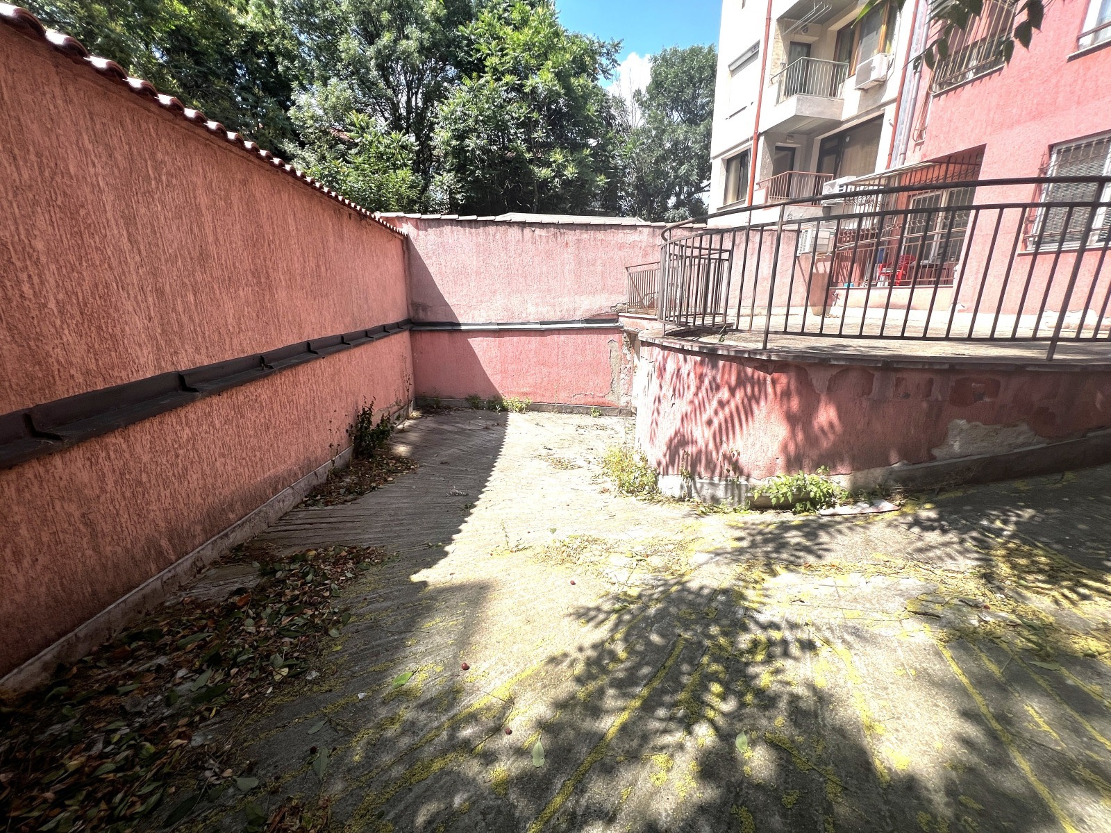 Продава ГАРАЖ, ПАРКОМЯСТО, гр. София, Оборище, снимка 2 - Гаражи и паркоместа - 54099691