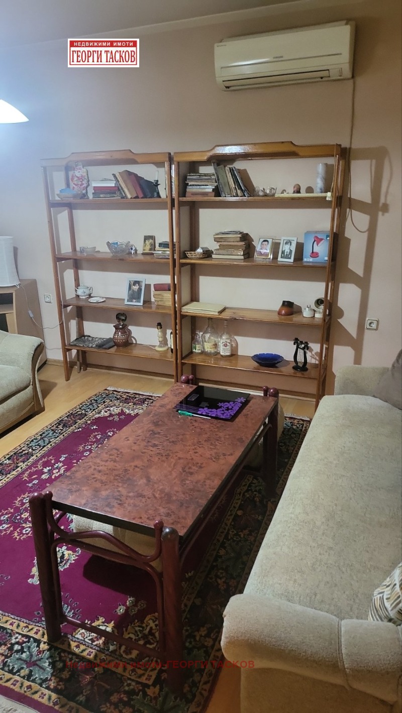 En venta  1 dormitorio Ruse , Tsentar , 64 metros cuadrados | 71764179