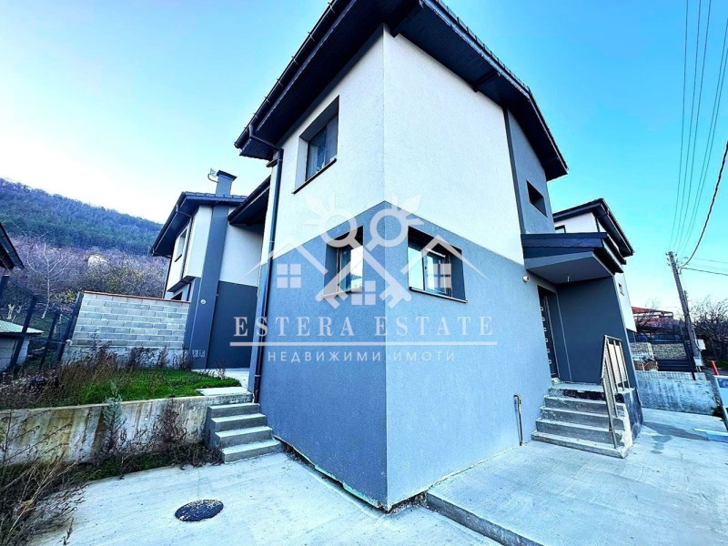 Продава КЪЩА, гр. Шумен, 2-ри корпус, снимка 2 - Къщи - 53442457