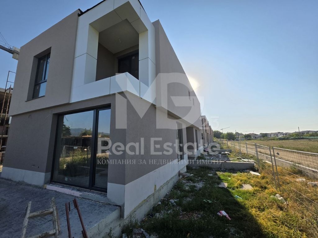Продава КЪЩА, гр. Пловдив, Беломорски, снимка 2 - Къщи - 55522842