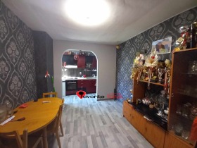 1 quarto Boian Balgaranov 1, Chumen 1
