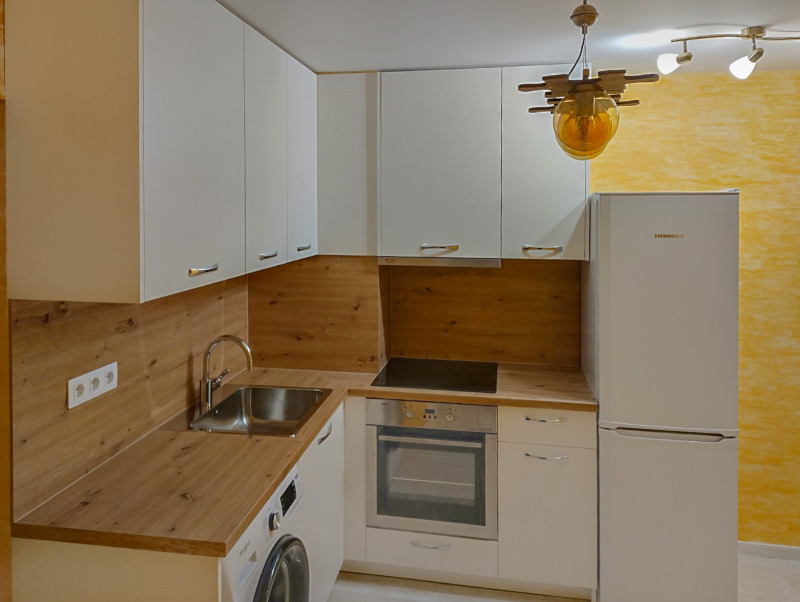 Продава  2-стаен град София , Център , 45 кв.м | 84365408