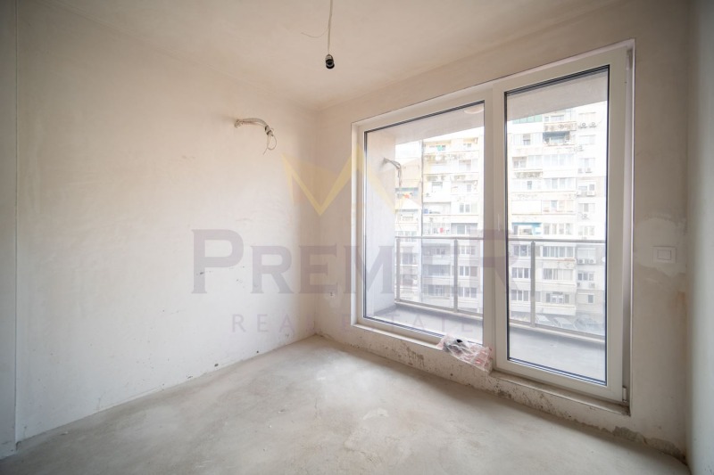 Продава 3-СТАЕН, гр. Варна, Лятно кино Тракия, снимка 2 - Апартаменти - 52823280