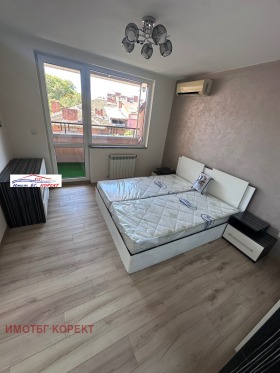 1 quarto Hadji Dimitar, Sofia