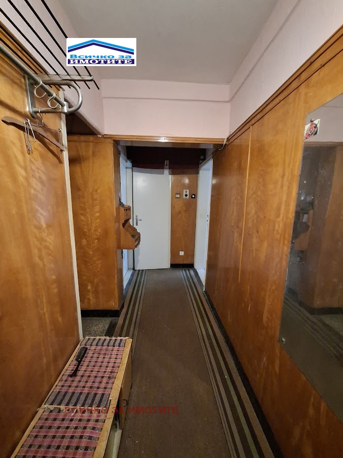 Продава 3-СТАЕН, гр. Русе, Възраждане, снимка 2 - Апартаменти - 54641046