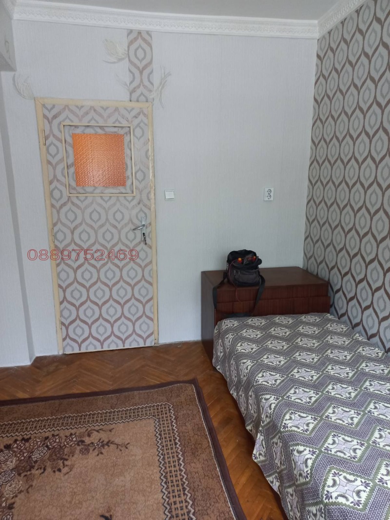 Продава 3-СТАЕН в град Плевен, Широк център - 93 кв.м / 100 000 € » 195 583.00 лв.