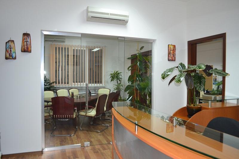 Продава 3-СТАЕН, гр. София, Център, снимка 2 - Апартаменти - 52956280