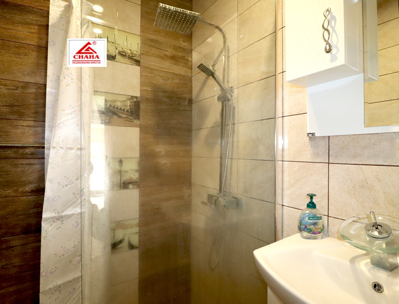 Продава ЕТАЖ ОТ КЪЩА, гр. Русе, Център, снимка 7 - Етаж от къща - 52534664