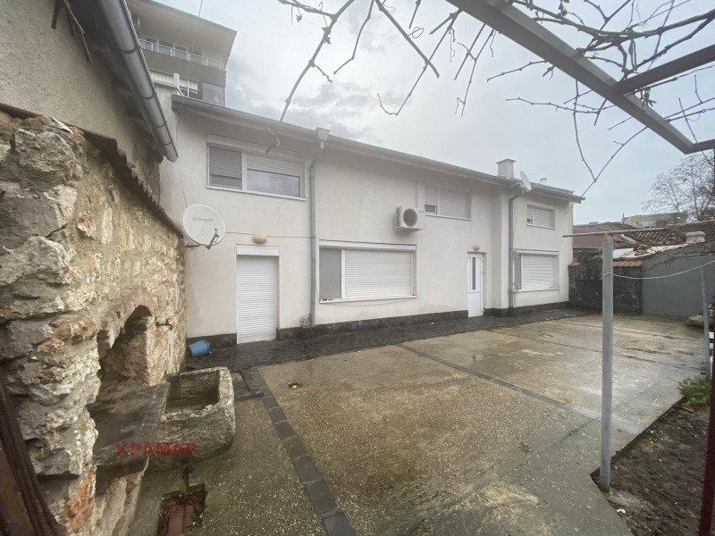 Продава КЪЩА, гр. Добрич, Център