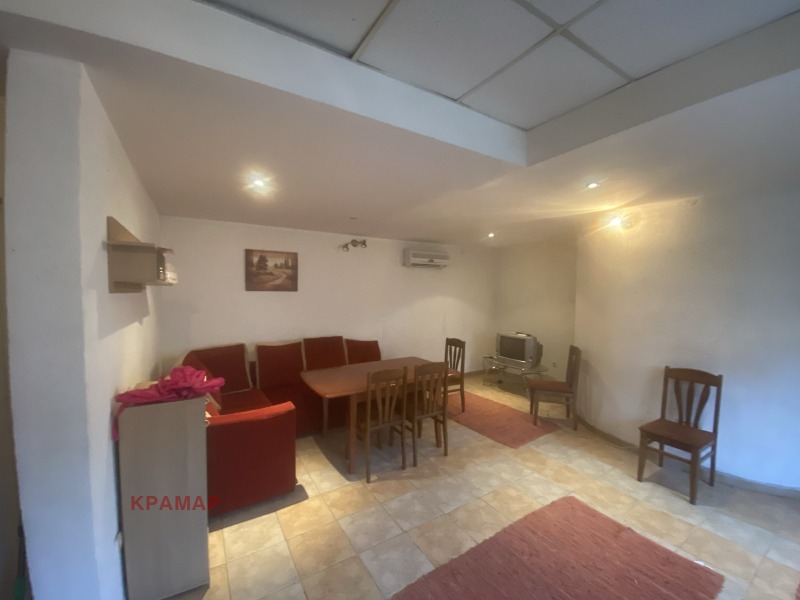 Продава КЪЩА, гр. Добрич, Център, снимка 3 - Къщи - 52716141