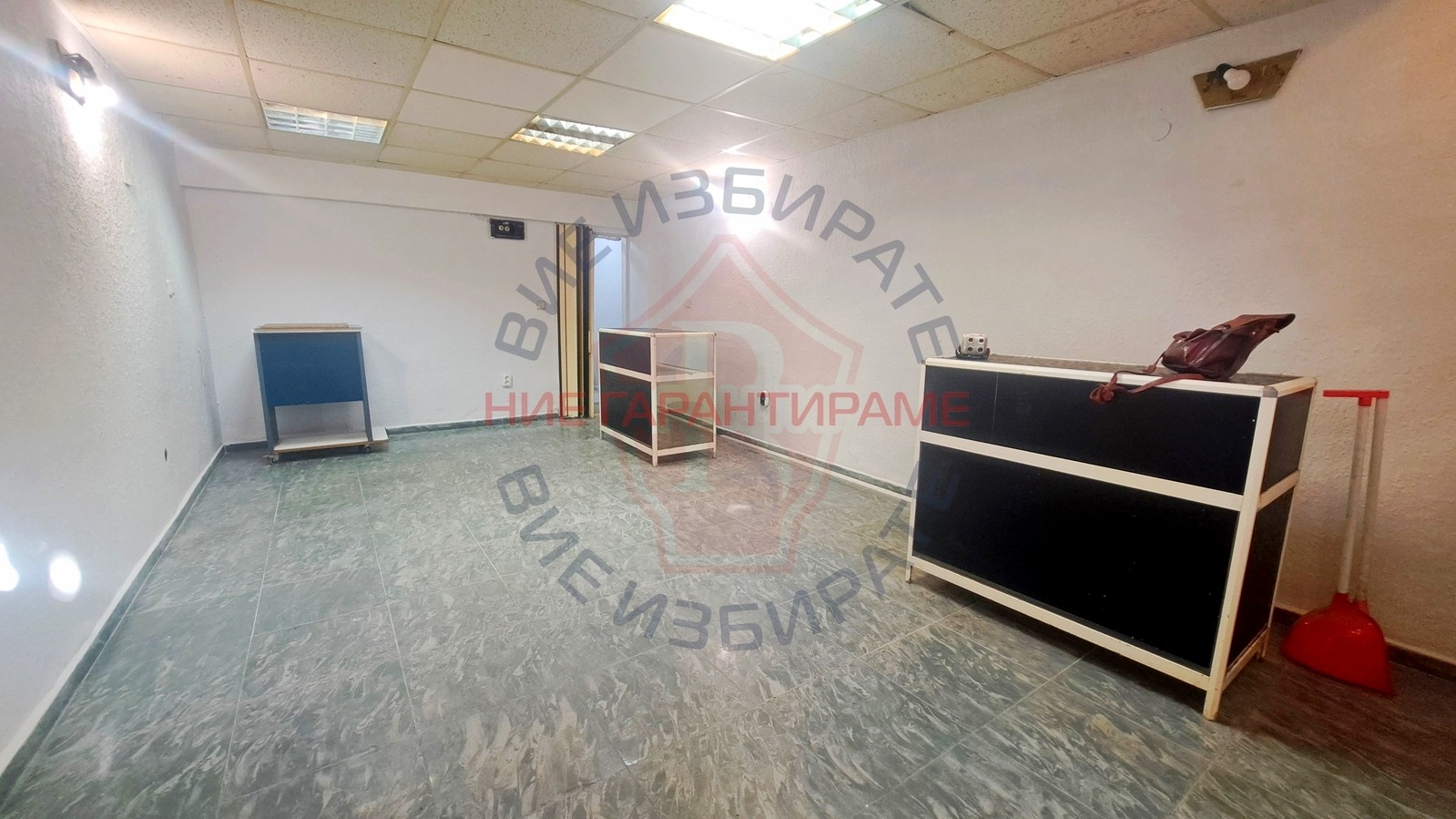 Продава МАГАЗИН, гр. Варна, Централна поща, снимка 2 - Магазини - 51603207