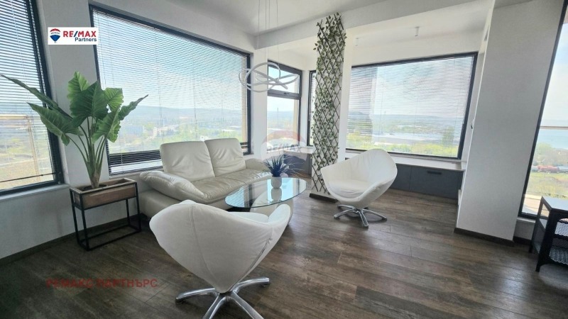 Продава  1-стаен, град Варна, Погреби •  255 000 EUR • ID 76539849 — holmes.bg - [1] 