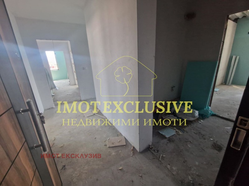 Продава МНОГОСТАЕН, гр. Пловдив, Остромила, снимка 2 - Апартаменти - 50854682