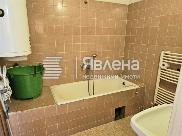 Продава КЪЩА, гр. София, Бенковски, снимка 10 - Къщи - 55893773