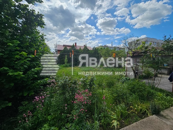 Продава КЪЩА, гр. София, Бенковски, снимка 3 - Къщи - 55893773