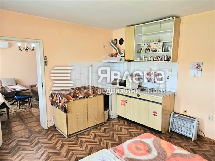 Продава КЪЩА, гр. София, Бенковски, снимка 8 - Къщи - 55893773