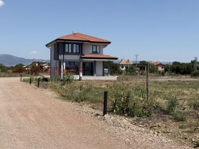 Продава  Къща, с. Равно поле