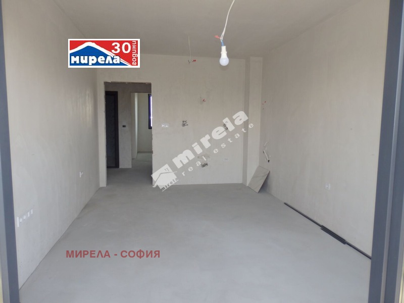 De vânzare  1 dormitor Sofia , Triâgâlnica , 62 mp | 48208292 - imagine [2]