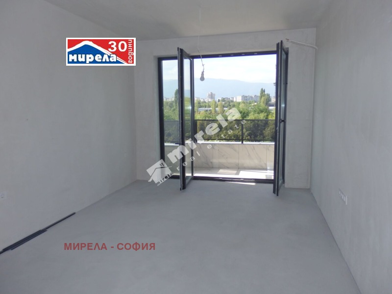 De vânzare  1 dormitor Sofia , Triâgâlnica , 62 mp | 48208292