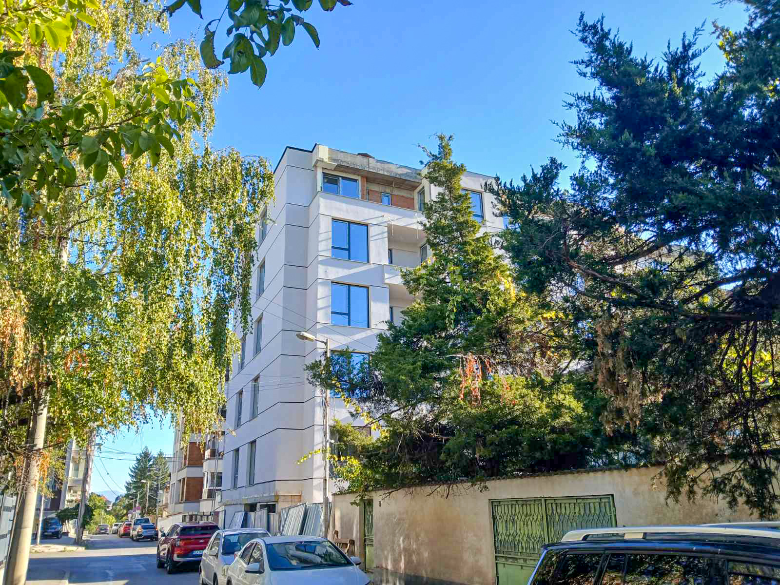 Продава ГАРАЖ, ПАРКОМЯСТО, гр. София, Гео Милев, снимка 3 - Гаражи и паркоместа - 54399462