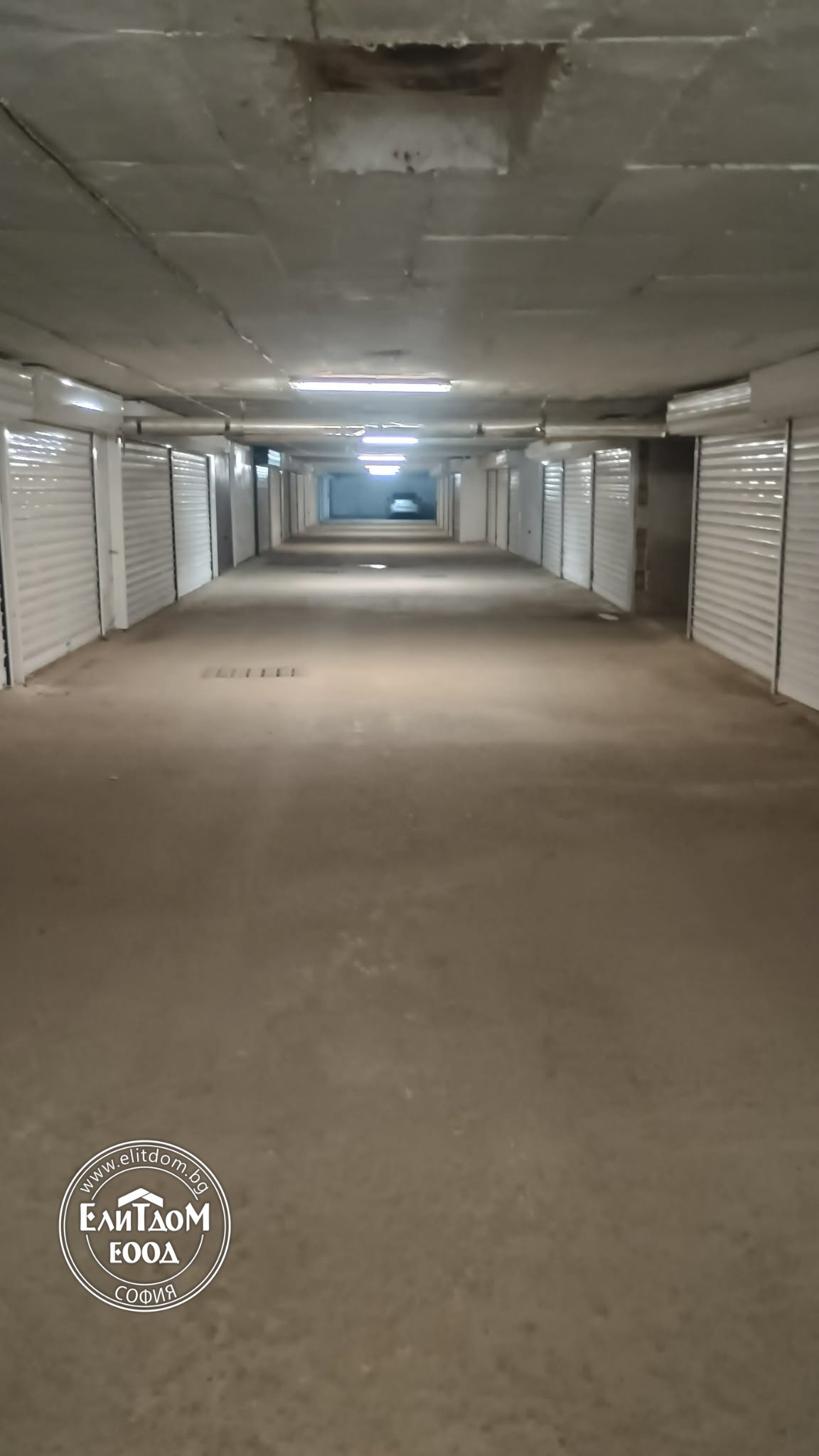 Продава ГАРАЖ, ПАРКОМЯСТО, гр. София, Изток