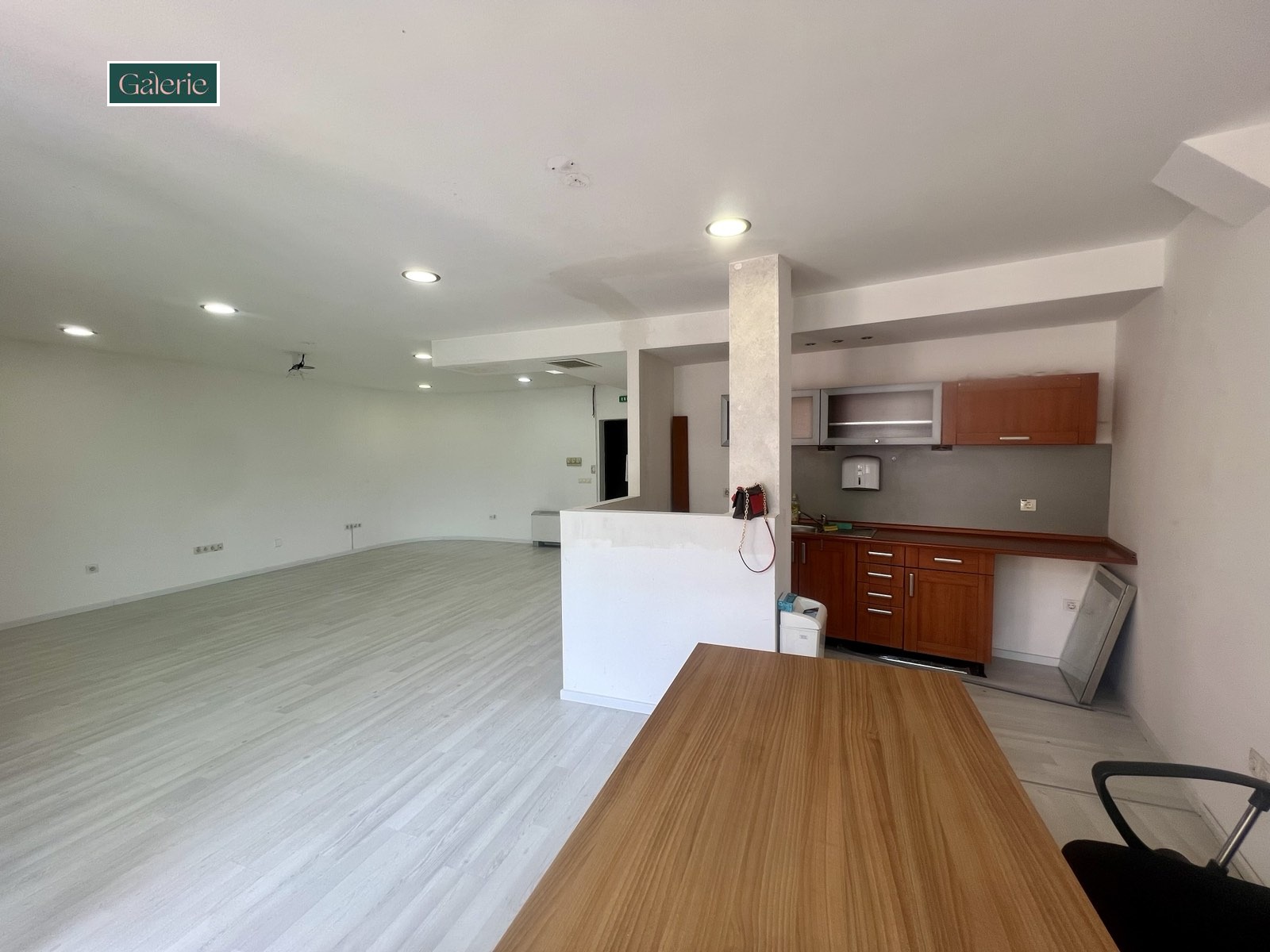 Продава ОФИС, гр. София, Хиподрума, снимка 4 - Офиси - 54758571