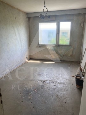 1 chambre Hristo Smirnenski, Plovdiv