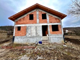 Продажба на имоти в с. Ялово, област Велико Търново - изображение 2 