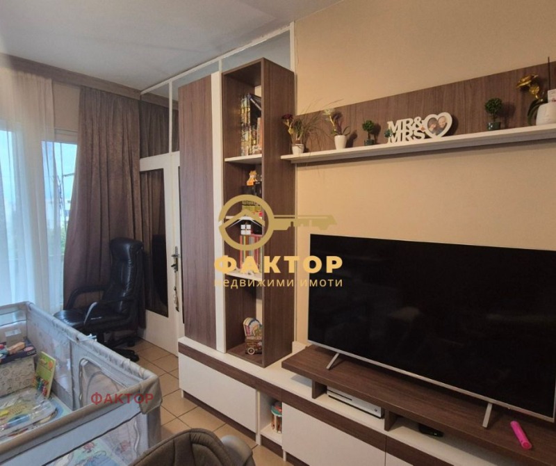 In vendita  2 camere da letto Plovdiv , Trakiia , 86 mq | 44045065