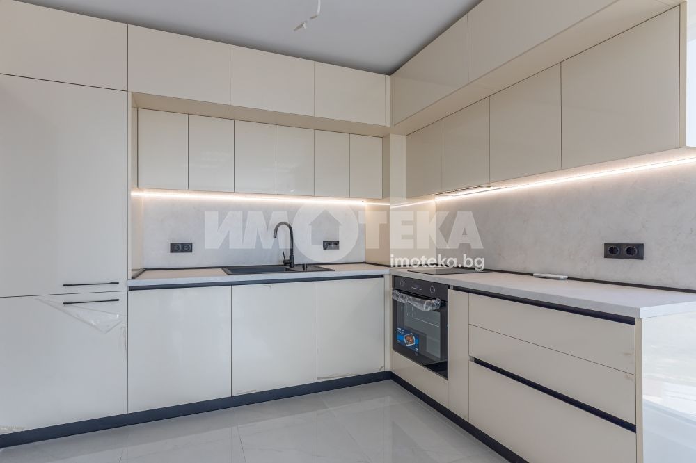 Продава 3-СТАЕН, гр. Варна, Възраждане 3