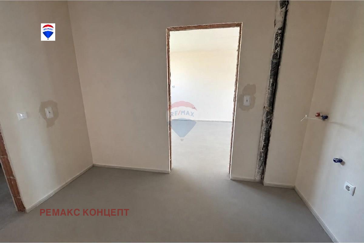 Продава 3-СТАЕН, гр. Шумен, Математическа гимназия, снимка 4 - Апартаменти - 54532580