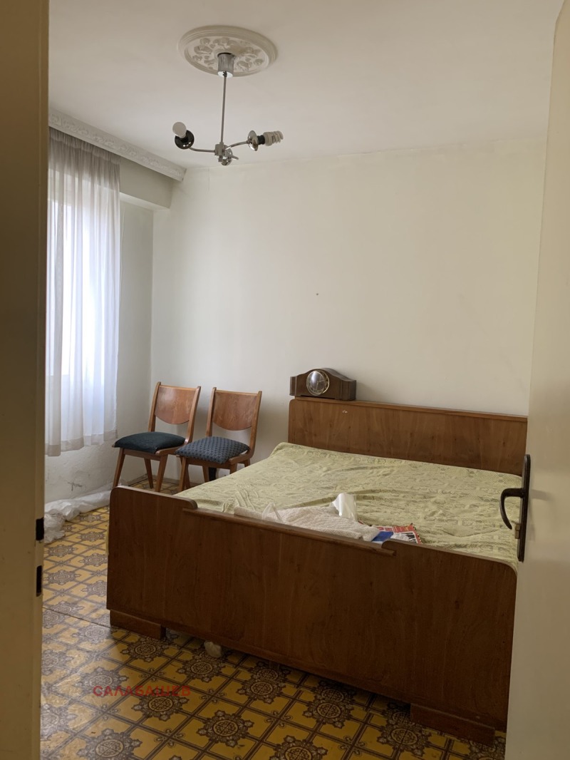 Продава 2-СТАЕН в област Стара Загора, гр. Казанлък - 65 кв.м / 82 500 € » 161 355.98 лв., САЛАБАШЕВ