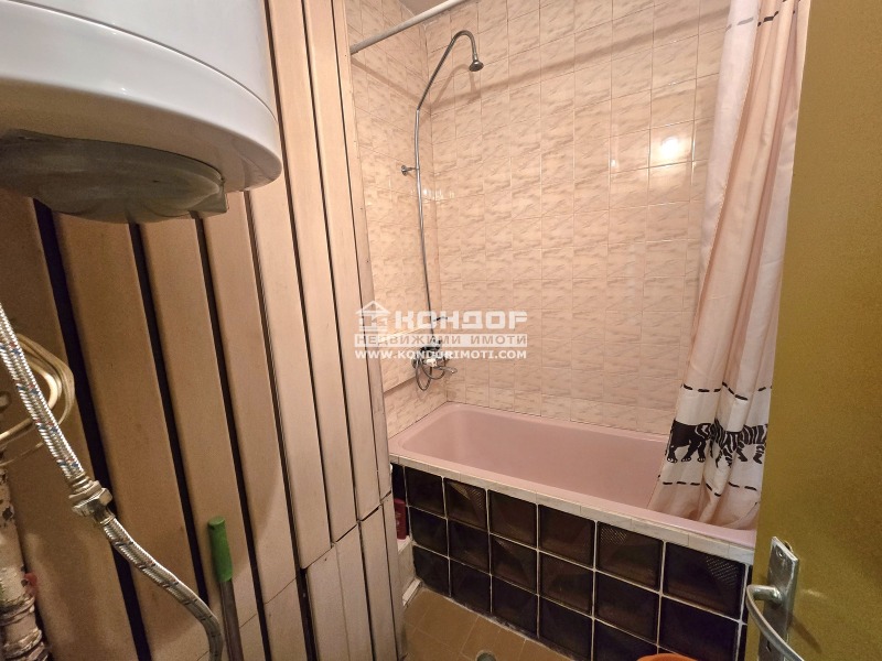 En venta  2 dormitorios Plovdiv , Tsentar , 94 metros cuadrados | 70486365 - imagen [9]