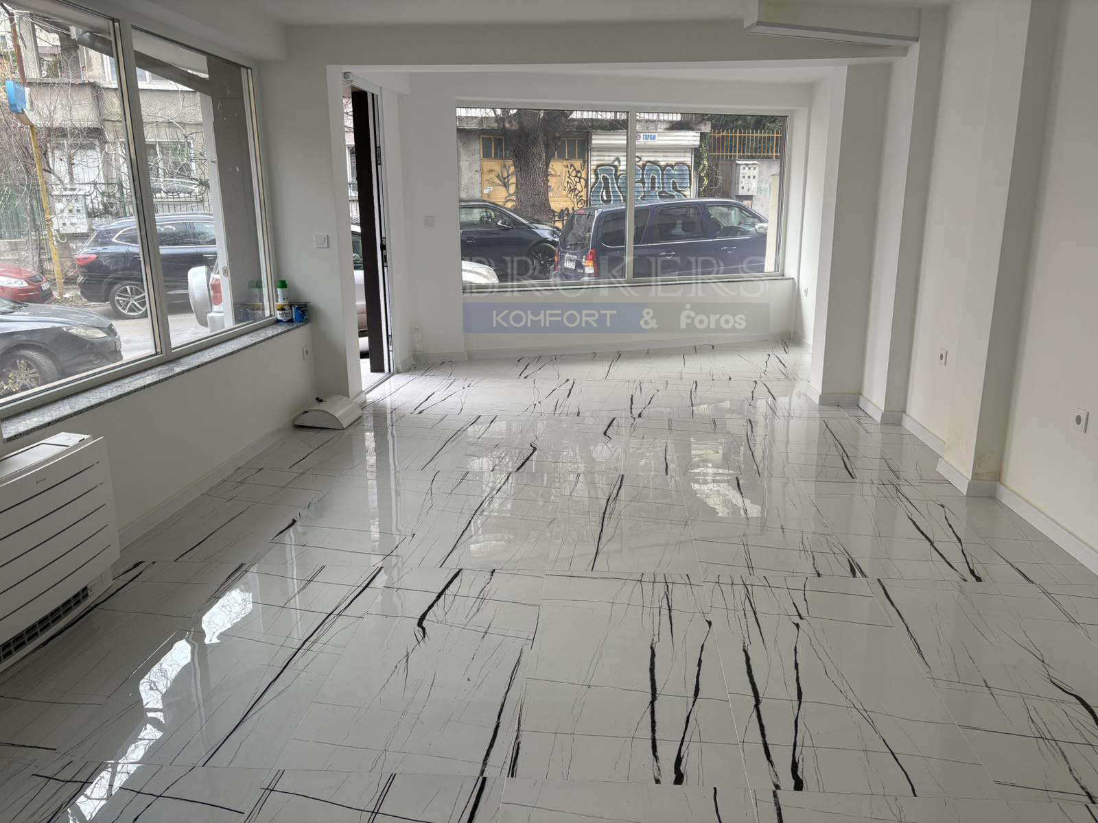 Продава МАГАЗИН, гр. Варна, Операта, снимка 2 - Магазини - 53602003