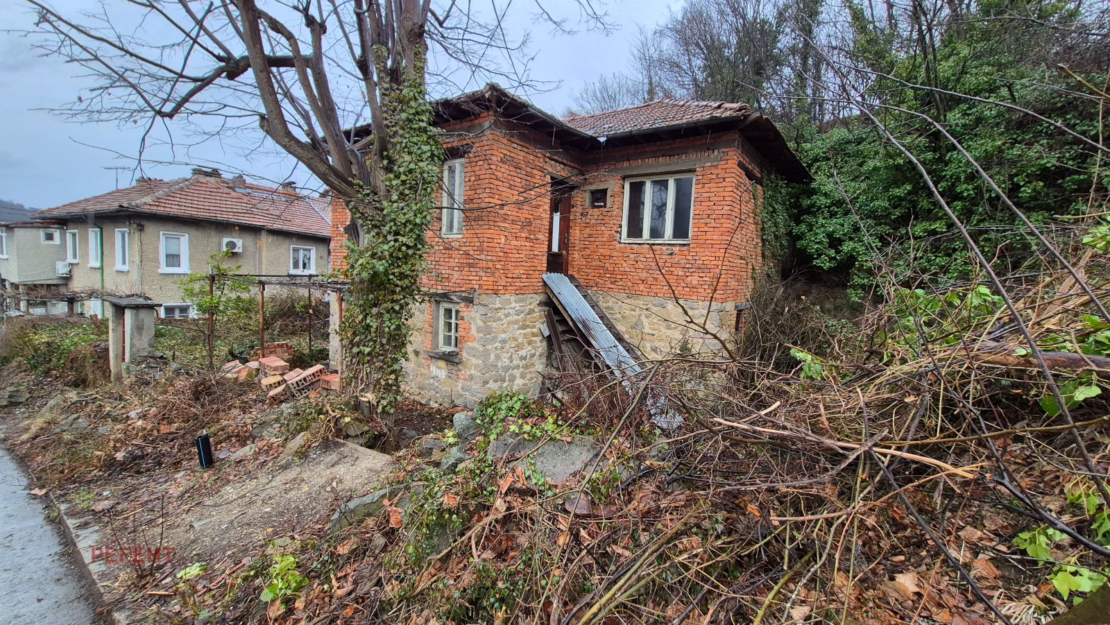 Продава КЪЩА, гр. Габрово, Център, снимка 2 - Къщи - 52199353