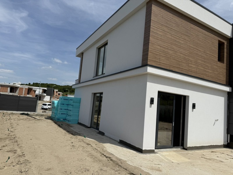 À venda  Casa região Plovdiv , Markovo , 265 m² | 66414580 - imagem [3]
