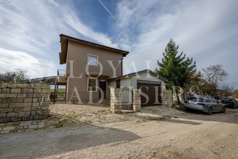 Продава КЪЩА, с. Куманово, област Варна, снимка 2 - Къщи - 52575898