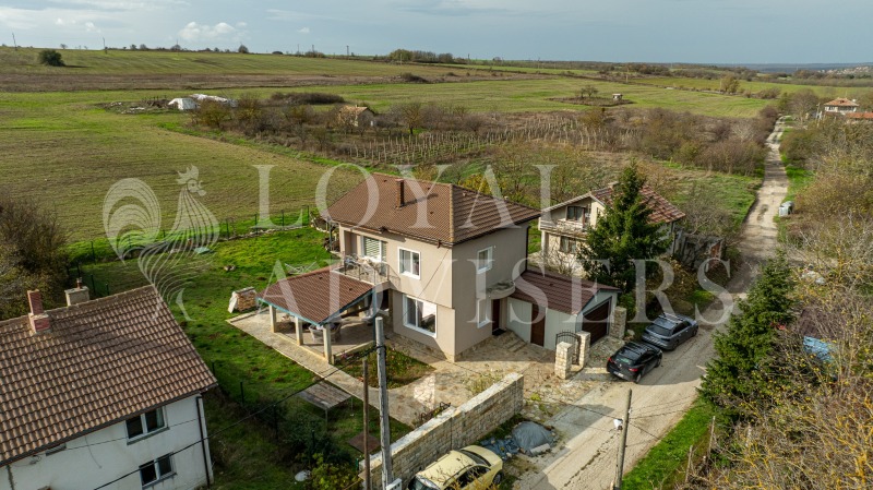 Продава КЪЩА, с. Куманово, област Варна, снимка 2 - Къщи - 53073038