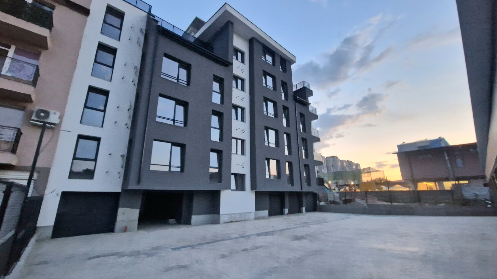 Продава 3-СТАЕН, гр. Панагюрище, област Пазарджик, снимка 2 - Апартаменти - 38467020