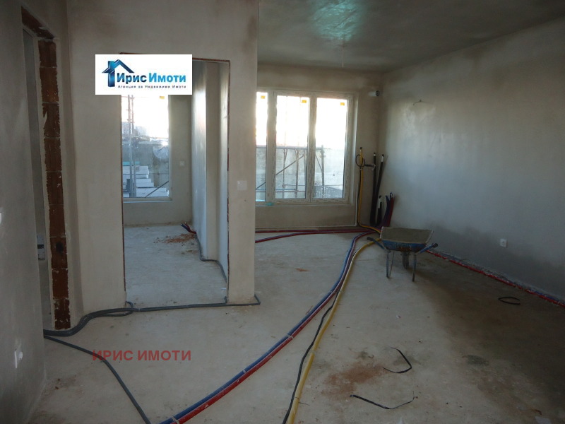 Продава АТЕЛИЕ, ТАВАН, гр. София, Студентски град