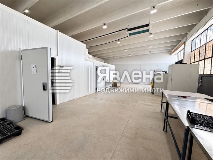 Продава СКЛАД, с. Добровница, област Пазарджик, снимка 12 - Складове - 56444260
