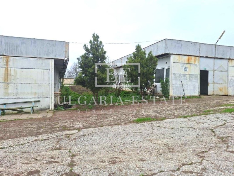 Na sprzedaż  Budynek przemysłowy region Razgradu , Loznica , 1694 mkw | 26123661 - obraz [4]