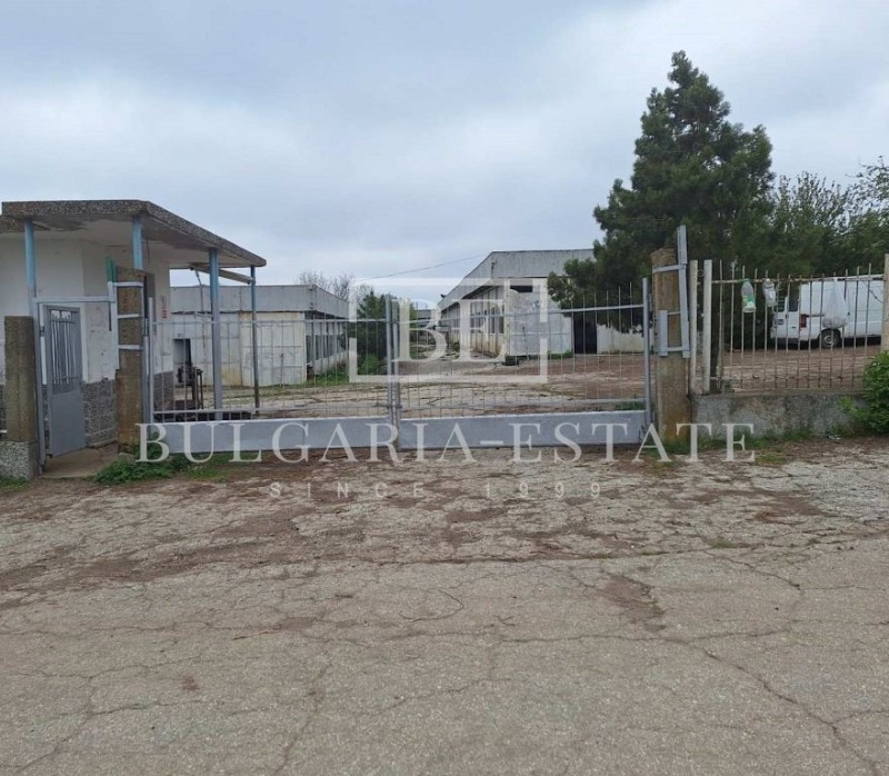 Na sprzedaż  Budynek przemysłowy region Razgradu , Loznica , 1694 mkw | 26123661 - obraz [8]