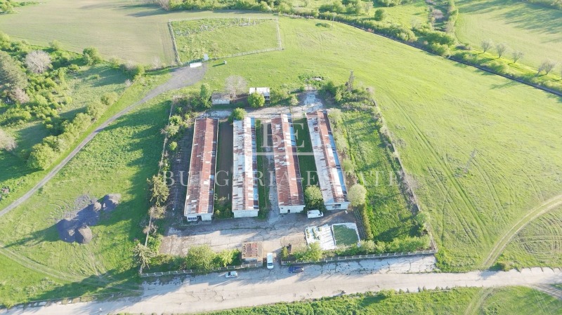 Na sprzedaż  Budynek przemysłowy region Razgradu , Loznica , 1694 mkw | 26123661