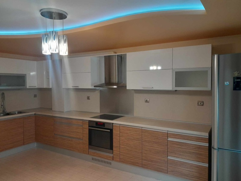 Продава МНОГОСТАЕН в град Кърджали, Център - 138 кв.м / 180 000 € » 352 049.40 лв., ЛУКС КА ИМОТИ