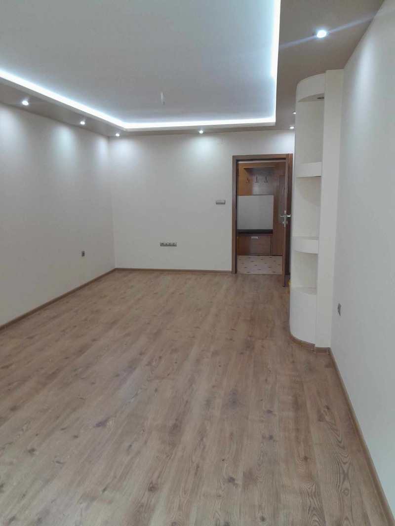 Продава МНОГОСТАЕН, гр. Кърджали, Център, снимка 4 - Апартаменти - 52347399