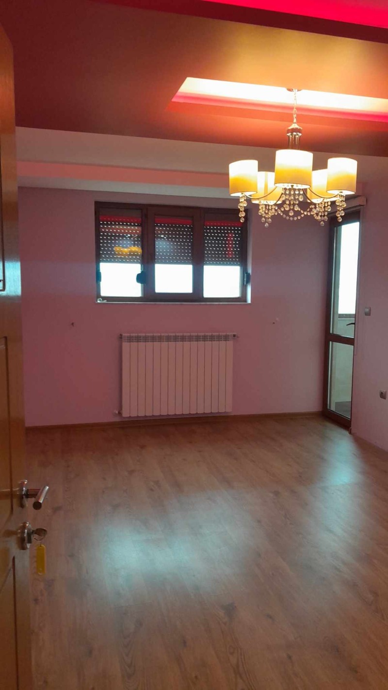 Продава МНОГОСТАЕН, гр. Кърджали, Център, снимка 9 - Апартаменти - 52347399