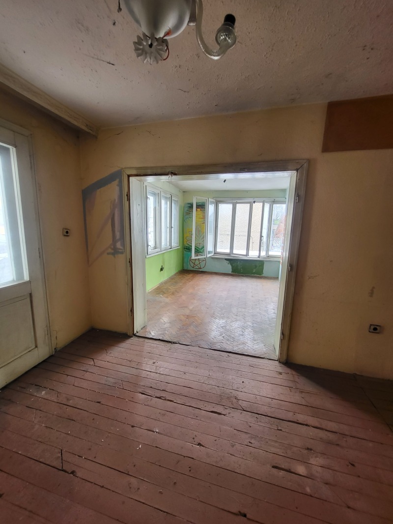 Продава МНОГОСТАЕН, гр. Плевен, Идеален център, снимка 11 - Апартаменти - 53184144