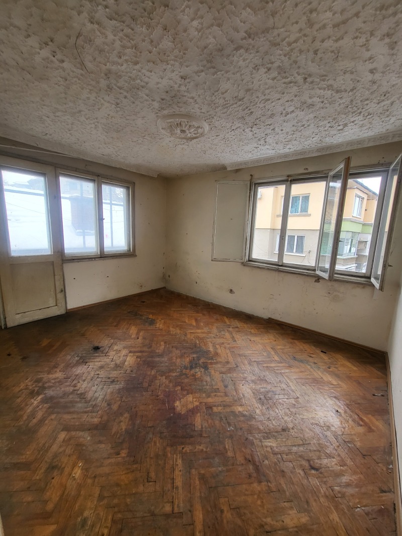 Продава МНОГОСТАЕН, гр. Плевен, Идеален център, снимка 4 - Апартаменти - 53184144