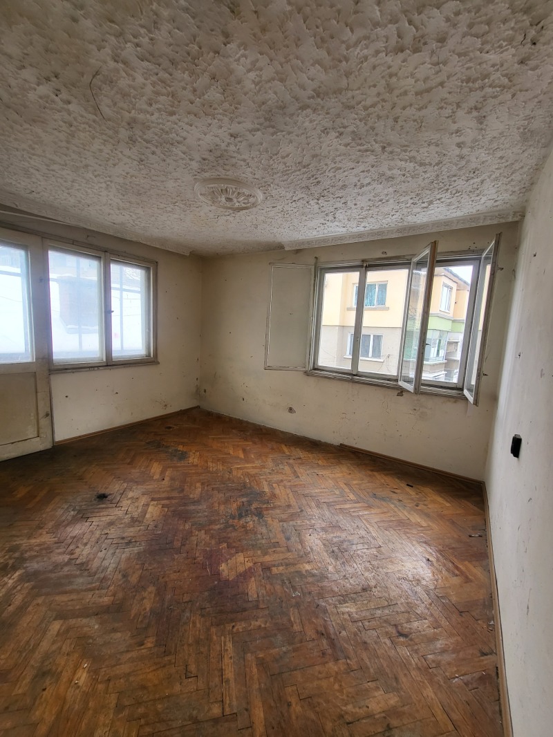 Продава МНОГОСТАЕН, гр. Плевен, Идеален център, снимка 5 - Апартаменти - 53184144